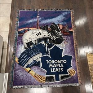 NHL Official Vintage Toronto Maple Leafs Hockey Blanket/Throw/Bedding 43”x58”
